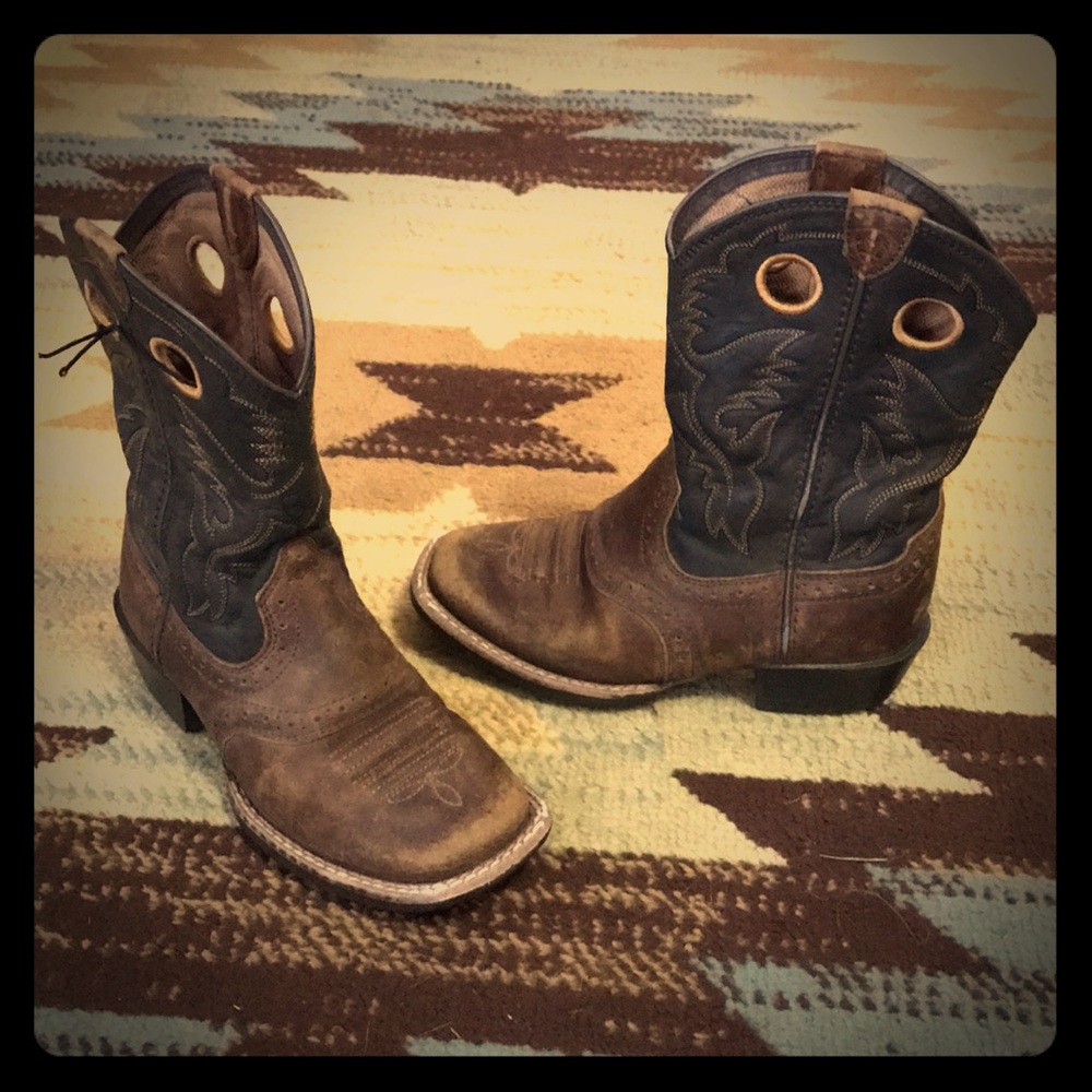 Like New Boys Ariat Cowboy Boots